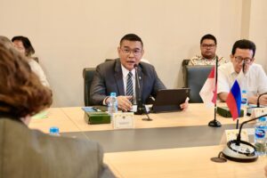 Wakil Menteri Agraria dan Tata Ruang/Wakil Kepala Badan Pertanahan Nasional (Wamen ATR/Waka BPN), Ossy Dermawan saat melakukan pertemuan dengan Kepala Bidang Kerjasama pada Direktorat Administratif, Kantor Kepresidenan Federasi Rusia, Oleg Tikk, beserta jajarannya