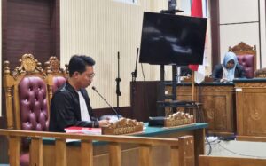 JPU Kejari Anambas Bambang Wiratdany, SH., saat Bacakan tuntutan 2 Terdakwa di PN Tanjungpinang