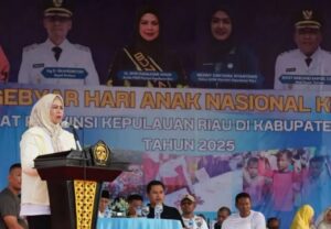 Penasehat DPD PP PAUD Provinsi Kepri, Dewi Kumala Sari memberikan sambutan dalam kegiatan Gebyar Hari Anak Nasional ke-41 Provinsi Kepri