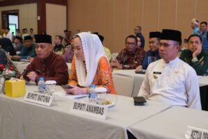 Saat berlangsungnya rapat di Kantor Gubernur Kepri Dompak