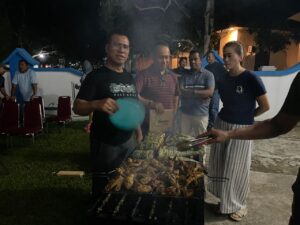 Bupati Kepulauan Anambas Aneng, bersama Ny. Sinta, menggelar acara bakar ikan dan makan malam bersama para pejabat Organisasi Perangkat Daerah (OPD)