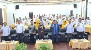 Wakil Kepala Kejaksaan Tinggi Kepulauan Riau, Irene Putrie saat mengendarai kegiatan sosialisasi terkait Pengelolaan BMN dari Sudut Pandang Hukum yang diselenggarakan Badan Pengusahaan Kawasan Perdagangan Bebas dan Pelabuhan Bebas Bintan Wilayah Kabupaten Bintan