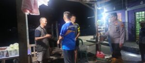 Bupati Aneng di dampingi Wakapolres Anambas saat temui Warga teluk rid Antang Desa Tarempa Timur