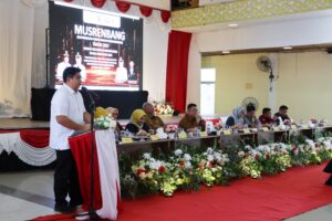 Bupati Bintan Roby Kurniawan, didampingi Sekretaris Daerah Kabupaten Bintan Ronny Kartika, membuka Musrenbang Kecamatan Bintan Utara (Binut) dan Kecamatan Seri Kuala Lobam (SKL)