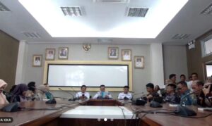 Bupati Anambas Aneng didampingi oleh Wakil Bupati Anambas Raja Bayu serta Ketua DPRD Anambas Saat Rapat Berlangsung 