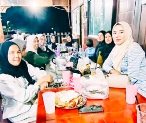 Ibu ibu Ketua PKK Desa se Pulau Jemaja saat hadir di acara Bukber BAMUSDes Bersama Suami 