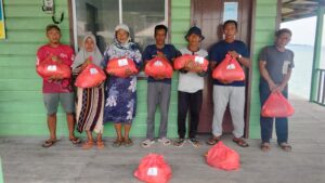 Warga penerima Bansos Baznas di Desa Sunggak 