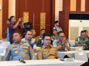 Bupati Anambas Aneng Bersama Kopolres Kepulauan Anambas saat hadiri acara Rakor 