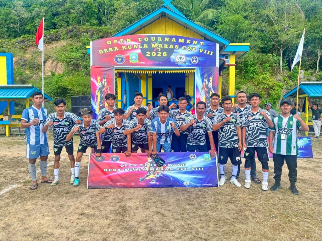 Club Sunggak FC B Desa Sunggak di lapangan sepakbola Desa Kuala Maras 