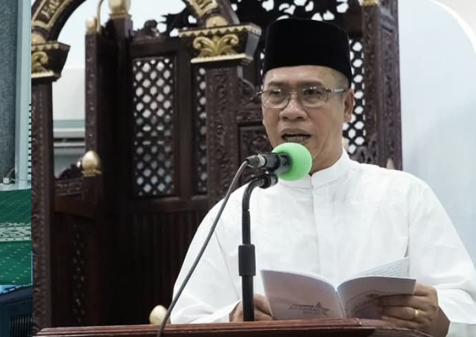 Bupati Anambas Aneng saat berikan Sambutan pelepasan jamaah haji (foto Istimewa )