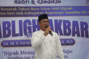 Bupati Anambas Aneng saat berikan sambutan di acara Tabligh Akbar Peringati HUT Anambas Ke 18 di Masjid Agung