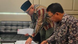 Sekretaris Direktorat Jenderal Pendidikan Islam Kementerian Agama Republik Indonesia, Prof. Dr. Arskal Salim, Gp, M.Ag secara langsung menyerahkan izin Program Studi (Prodi) Manajemen Bisnis Syariah dan Pariwisata Syariah kepada Ketua Sekolah Tinggi Agama Islam (STAI) Natuna, Dr. H. Umar Natuna, S.Ag., M.Pd.I, dalam sebuah kegiatan di Batam. 
