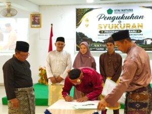 Prnandatanganan SK pengukuhan Ketua Prodi baru