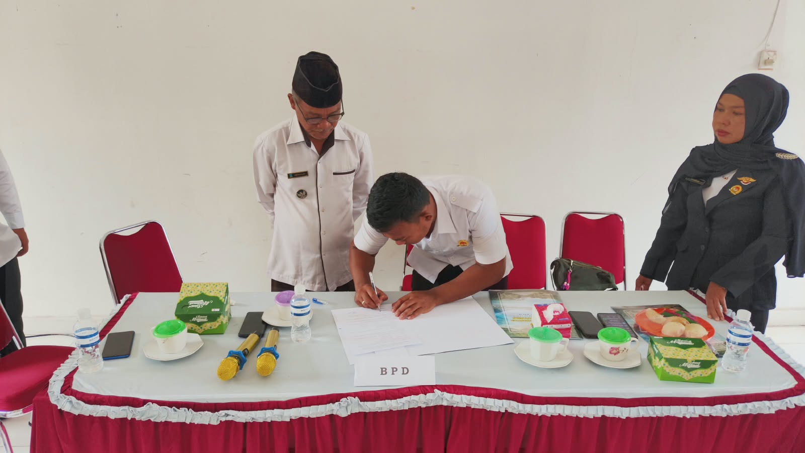 Penandatanganan Kesepakatan APBDes-P 2026 oleh BPD dan Desa Landak