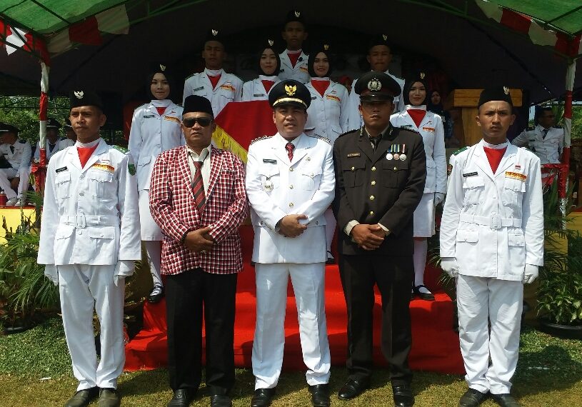 Wan Sofyan, Ketua Komisi 1 DPRD Natuna Bacakan Teks Proklamasi HUT RI ke 73 di Kec Bunguran Batubi