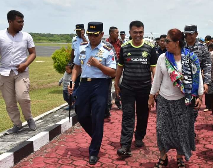 Mentri KKP Kunjungi Natuna, Lepaskan Lobster Bertelur Di Pulau Sahi