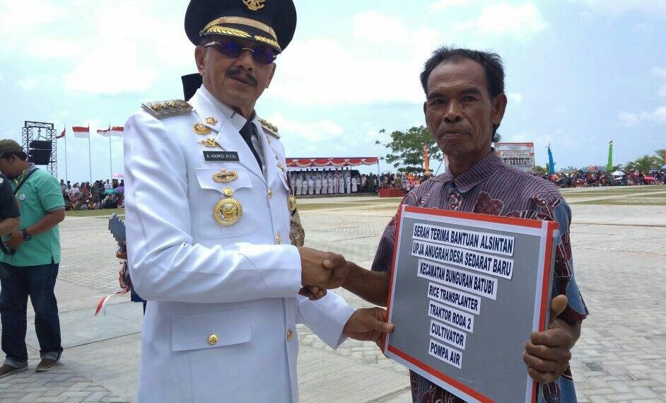 HUT RI KE 73, Pantai Kencana Di Tumpahi Masyarakat