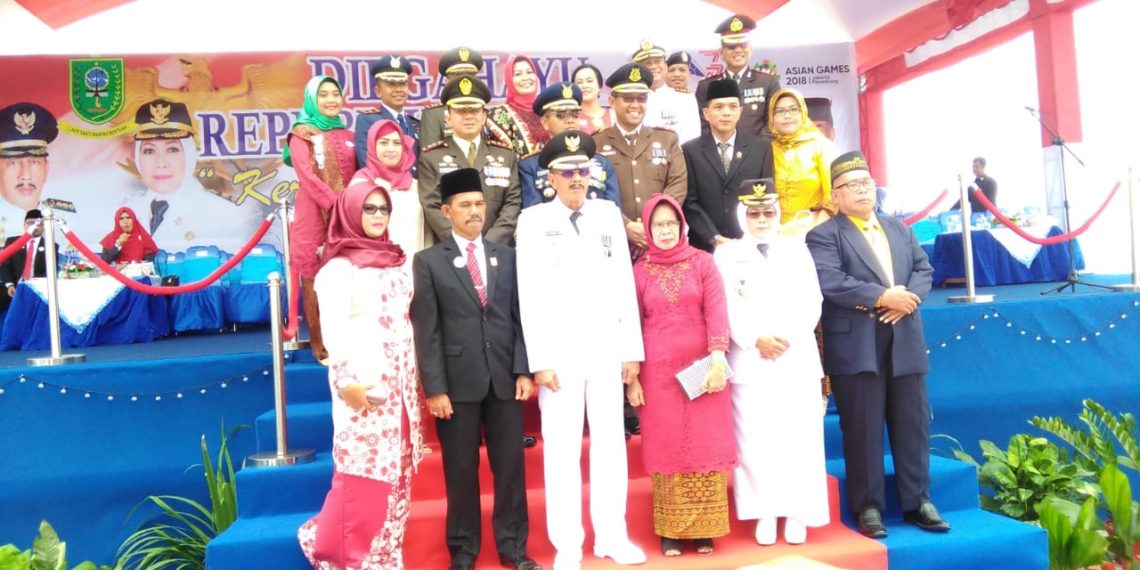 HUT RI KE 73, Pantai Kencana Di Tumpahi Masyarakat