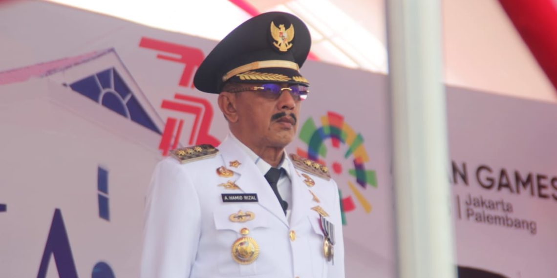 HUT RI KE 73, Pantai Kencana Di Tumpahi Masyarakat