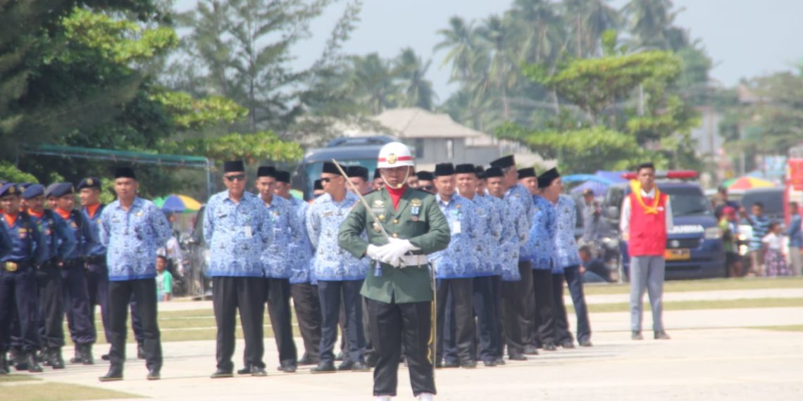 HUT RI KE 73, Pantai Kencana Di Tumpahi Masyarakat