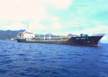 NKRI Harga Mati, KRI Yos 353 Amankan Tanker MT. Hai Soon X Berbendera Cook Island 