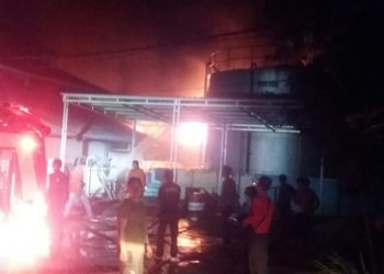 Gudang Mesin PLN Ranai Di Lahap Sijago Merah
