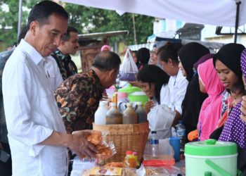 Presiden Jokowi, Jajan Pempek hingga Cilok Goreng Hasil Binaan PNM Mekaar