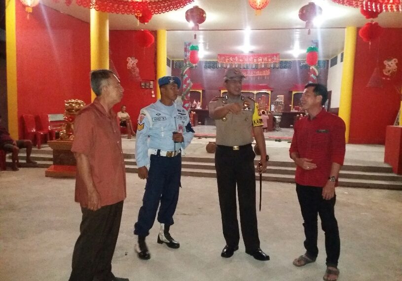 AKBP Nugroho, Polres Natuna Tinjau Keamanan Malam Perayaan Imlek Kelenteng Fuk De Chi Penagi