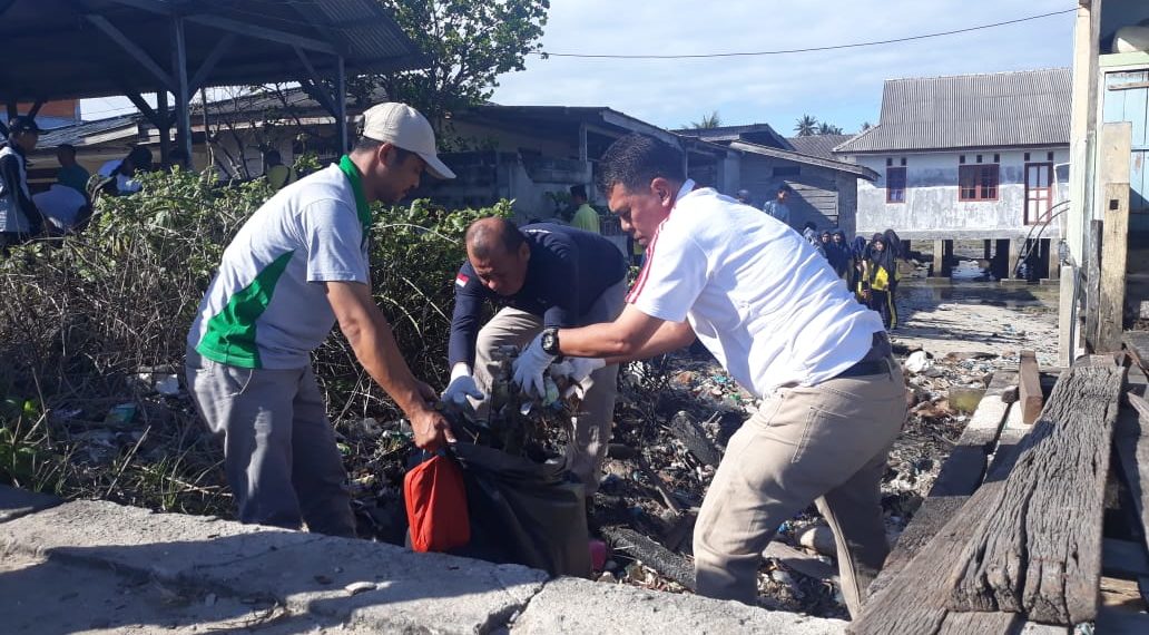 Sekda Wan Siswandi, Hadiri Peringatan Hari Sampah Nasional di Midai