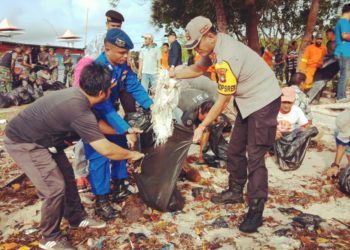 Peringatan HPSN, Kapolres Nugroho, Hampir 2 Ton Sampah Berhasil Dibasmi