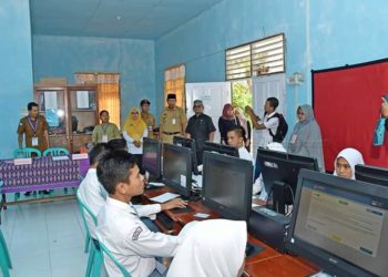 Wabup Ngesti Tinjau UNBK di Kec. Bungtila Natuna