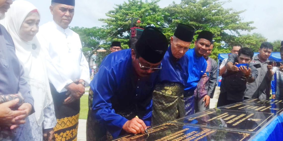 Halal Bihalal Bersama Pemkab Natuna, Gubernur Kepri Serahkan Sejumlah Paket Proyek 2019