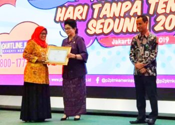 Wabup Natuna Hj. Ngesti Mewakili Pemkab Natuna Terima Piagam Penghargaan Pastika Parama dari Kemenkes RI.