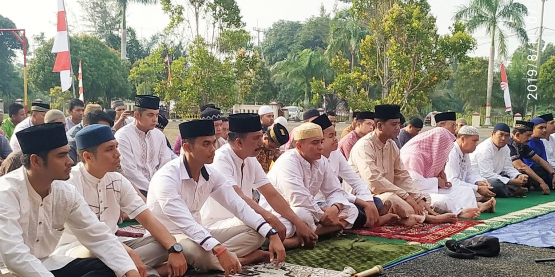 Kapolres Nugroho: Shalat Ied Berjamaah Dihalaman Mapolres Bersama Jajaran dan Masyarakat.