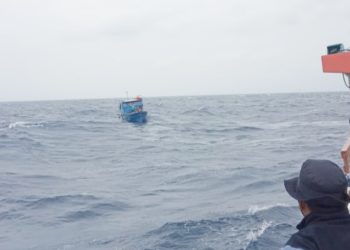 Cuaca Buruk, KM. Sumber Anugerah Hampir Tenggelam Dikawasan Karang Bunta