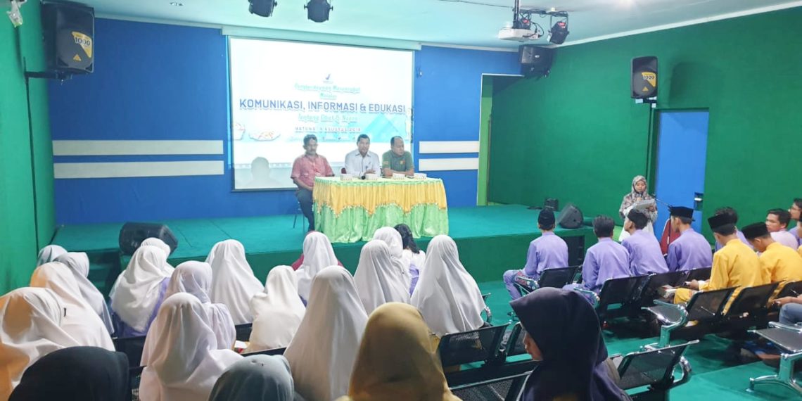 Satnarkoba Polres Natuna Dampingi BPOM Batam Lakukan Edukasi Tentang Obat dan Nafza Ke-pelajar