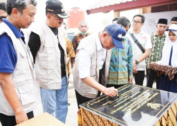 Kunjungi Kampung Segeram, Mendikbud Resmikan Fasilitas Perpustakaan SMP Negeri 3 Satu Atap.