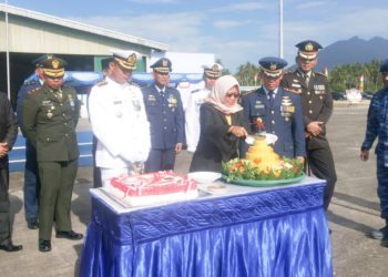 Wabup Ngesti Hadiri Upacara HUT ke-74 TNI di Hanggar Lanud Raden Sajad