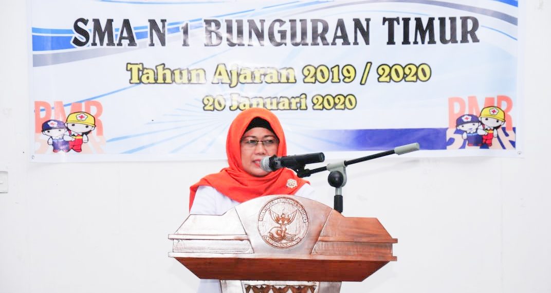 Wabup Ngesti Lantik 48 Anggota Kepengurusan PMR Wira SMA N 1 Natuna