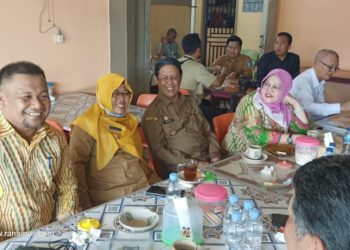 Kedatangan Menpora Delay, Wabup Ngesti Ngopi Bareng Plt. Gubernur Kepri Isdianto