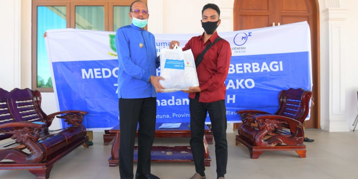 Dampak Pandemic Covid-19, SKK Migas – Medco E&P Salurkan Sembako Ke Masyarakat Natuna