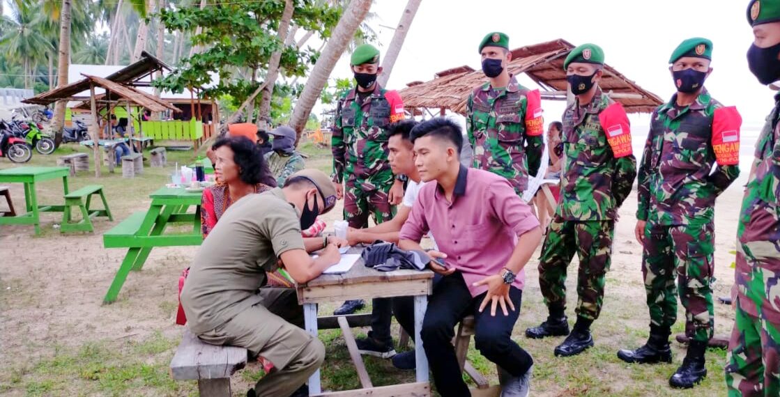 Kurangnya Kesadaran Masyarakat Mematuhi Protokol Kesehatan, 26 Orang Pengunjung Terjaring Razia Yustisi Di Pantai Teluk Selahang