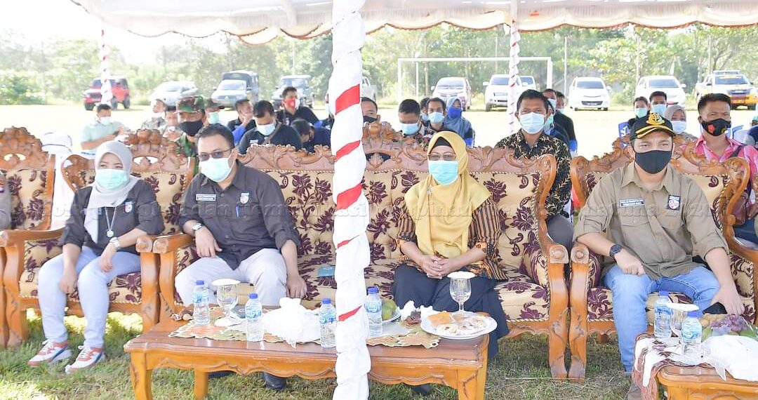 Wakil Bupati Natuna Dra. Hj. Ngesti, Hadiri Simulasi Pilkada Serentak Tahun 2020 di Desa Harapan Jaya.