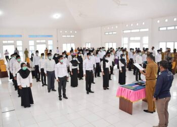 Asisten I Setda Natuna Lantik 45 Anggota BPD se-Kecamatan Pulau Tiga dan Pulau Tiga Barat