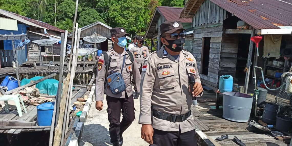 Bhabinkamtibmas Kelurahan Sedanau Berkeliling Himbau Masyarakat