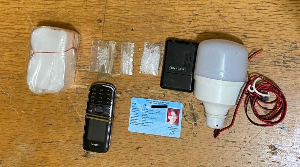 Diresnarkoba Polda Kepri Kembali Amankan 2 Orang Tersangka Pemilik Sabu