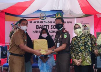 Sempena Hari Bhakti Adhyaksa, Kejati Kepri Bagikan 1.273 Paket Sembako