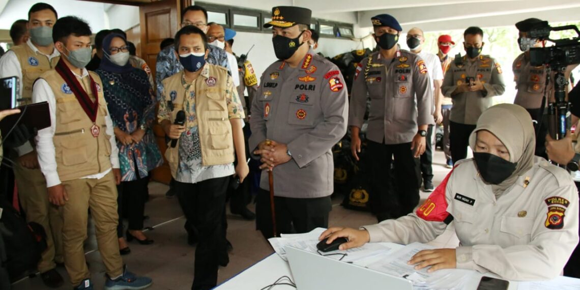 Kapolda Kepri Tinjau Pelaksanaan Gerai Vaksinasi di Polsek Wilayah Kota Batam