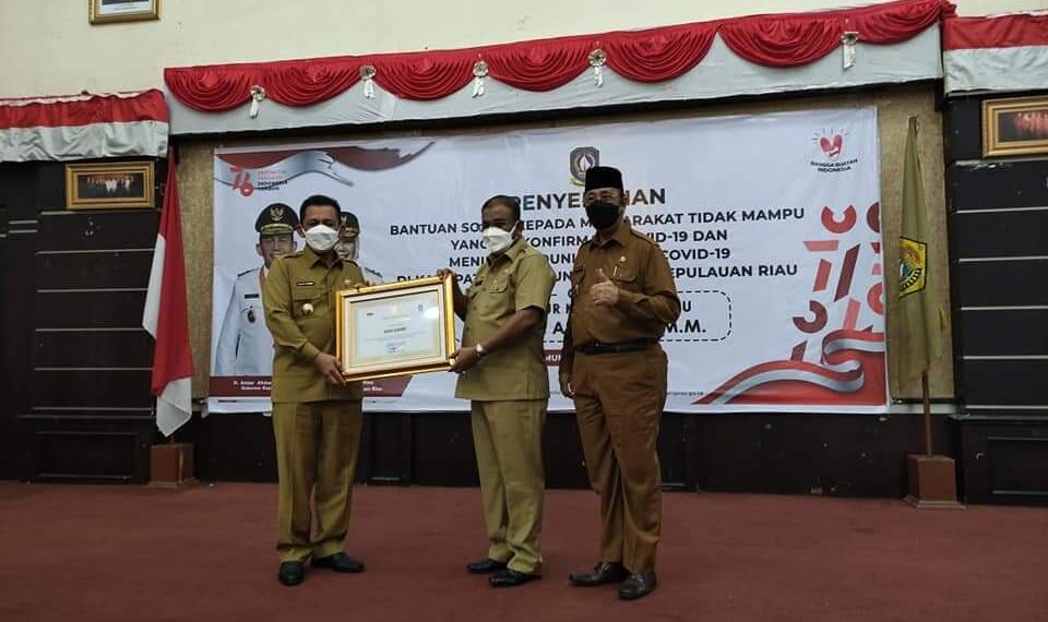 Gubernur Kepri Ansar Ahmad, Kunjungi Karimun Realisasikan Bansos Covid-19