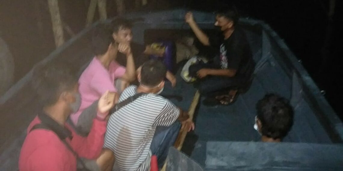 Dirpolairud Polda Kepri Amankan Tiga Pengirim Migran Ilegal di Bintan.